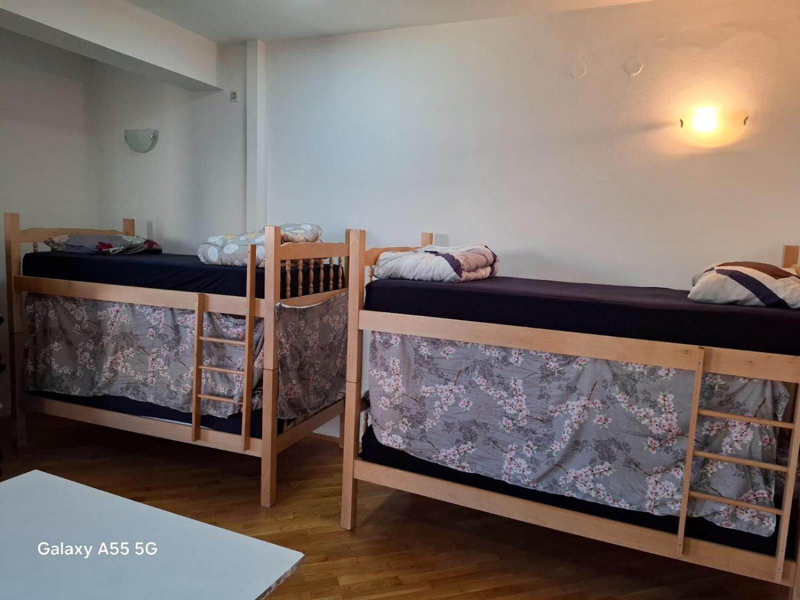 Alpi Hostel Skopje Eksteriør billede